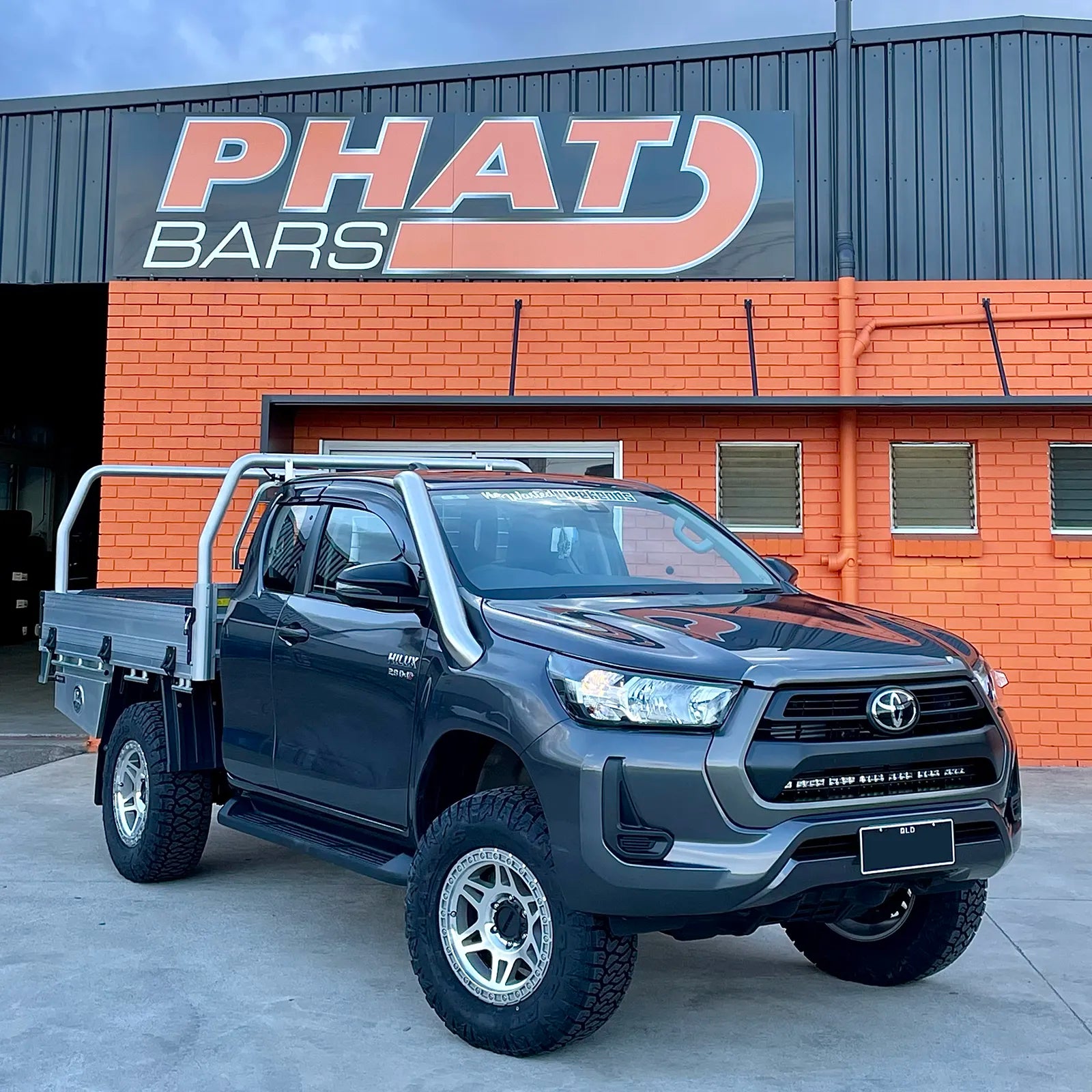 Toyota Hilux N80 Snorkel Short Entry Polished 02